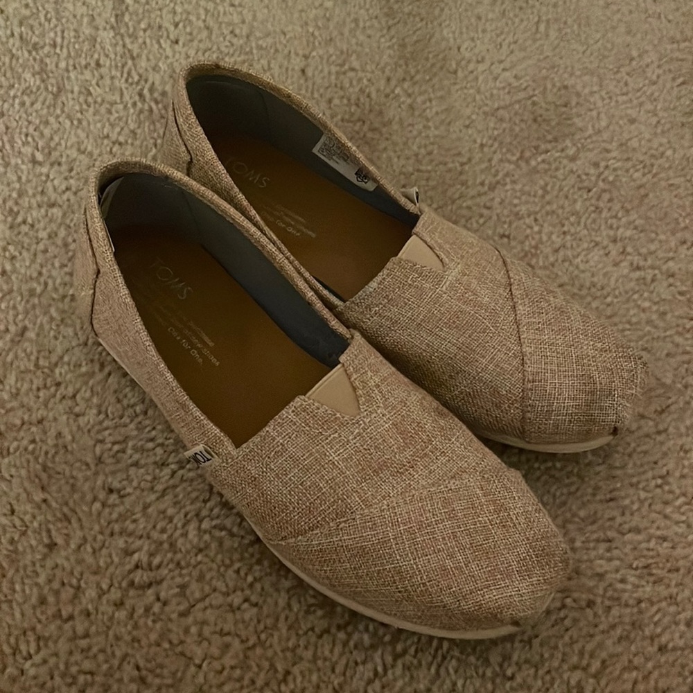 Tom’s light pink / nude size 7 womens